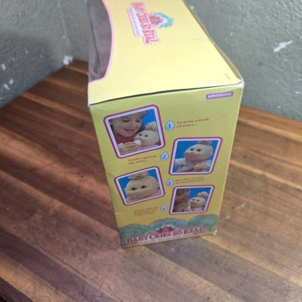 1992 Hasbro Open Box Cabbage Patch Kids Doll Baby Cries So Real African American